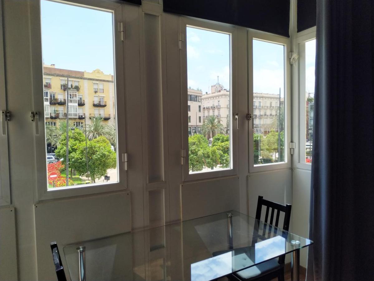 Flats Friends Plaza De La Reina Hotel Valencia Exterior photo