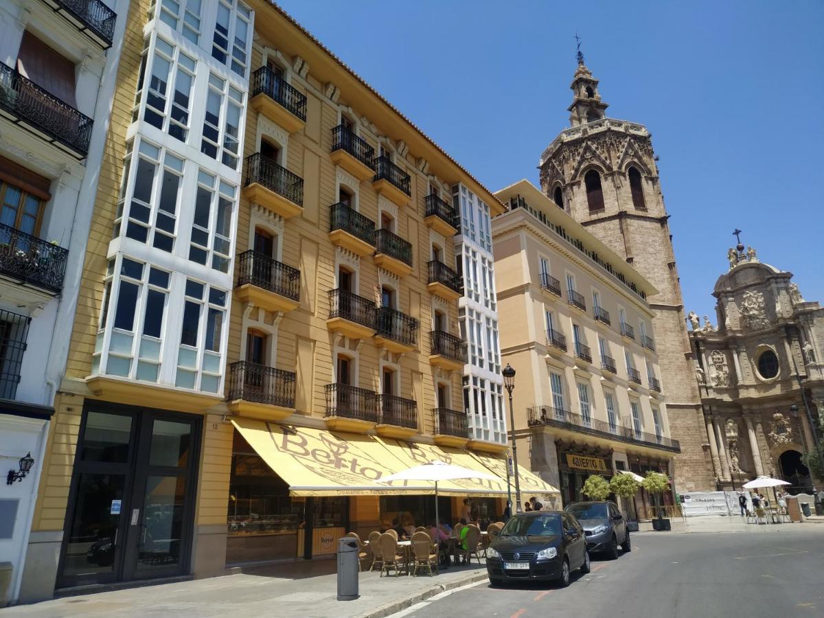 Flats Friends Plaza De La Reina Hotel Valencia Exterior photo
