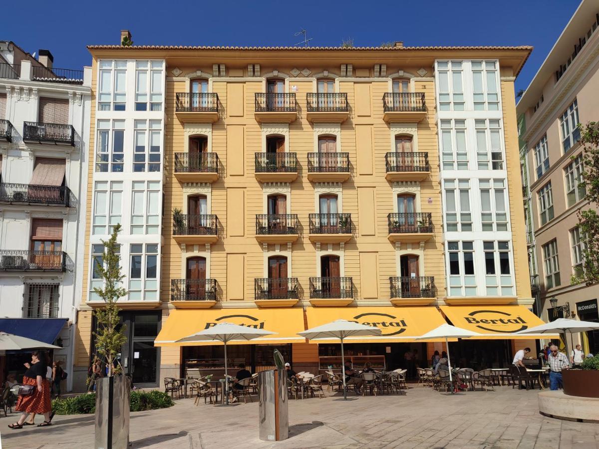 Flats Friends Plaza De La Reina Hotel Valencia Exterior photo