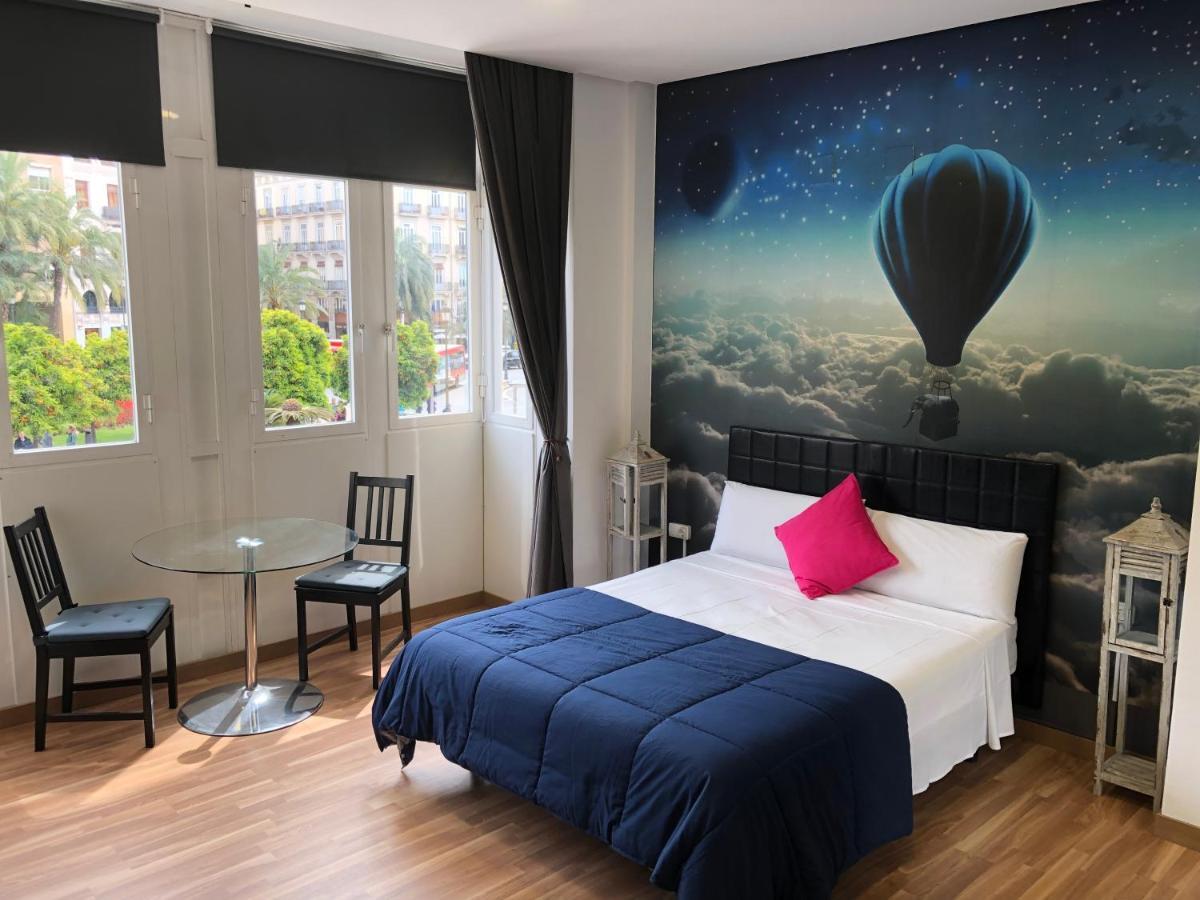 Flats Friends Plaza De La Reina Hotel Valencia Room photo