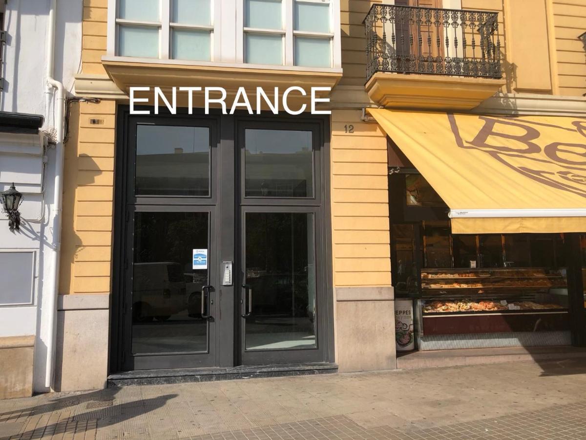 Flats Friends Plaza De La Reina Hotel Valencia Exterior photo